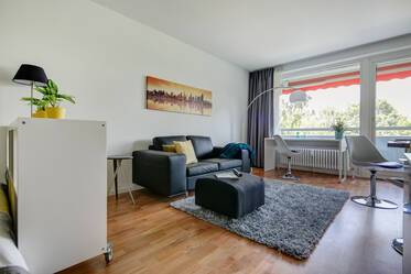 Parkstadt Solln: stylische 1-Zimmer-Wohnung mit freiem Blick und Südwestbalkon 
