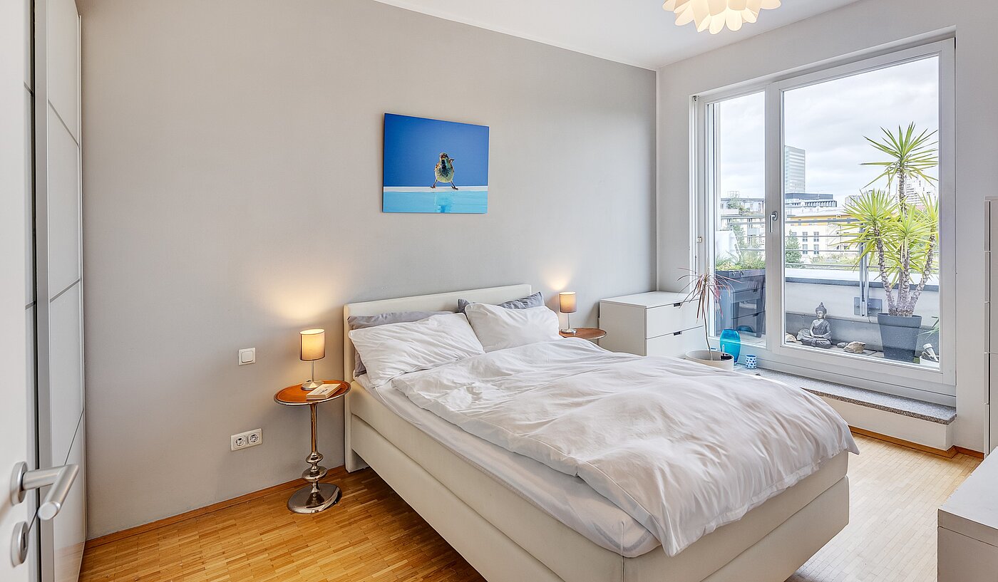 Etagenwohnung mit 2 Zimmern | München-Schwabing | 70153 | Schlafzimmer...