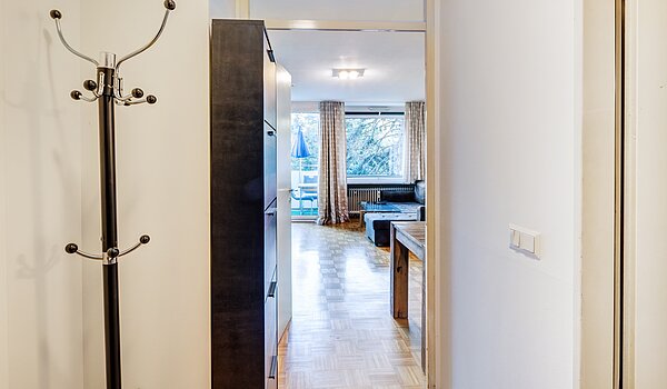 Etagenwohnung mit 1 Zimmer | München-Bogenhausen | 70264 | vom Eingang kommend