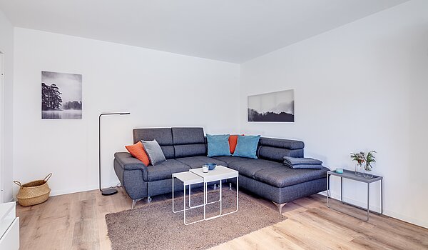 Erdgeschosswohnung mit 2 Zimmern | München-Moosach | 70462 | Eckcouch
