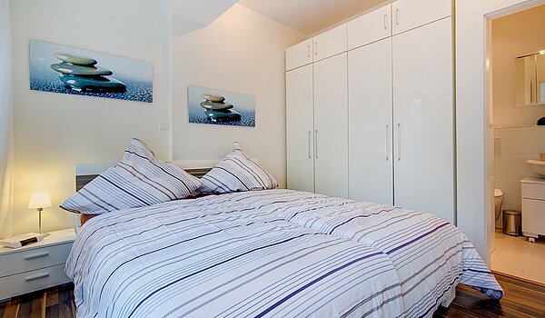 Erdgeschosswohnung mit 4 Zimmern | München-Neuhausen | 70471 | ...mit Zugang zum Duschbad