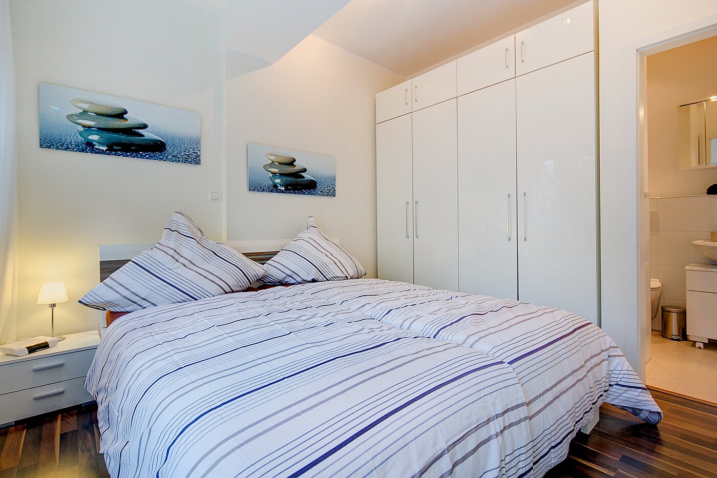 Erdgeschosswohnung mit 4 Zimmern | München-Neuhausen | 70471 | ...mit Zugang zum Duschbad