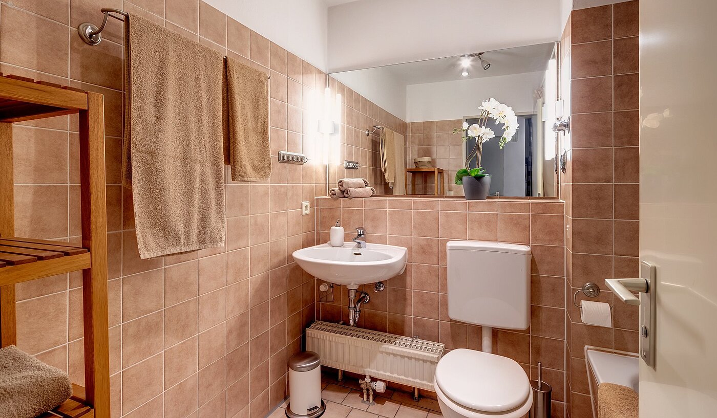 Etagenwohnung mit 2 Zimmern | München-Nymphenburg | 2107ML3 | Geräumiges Badezimmer...