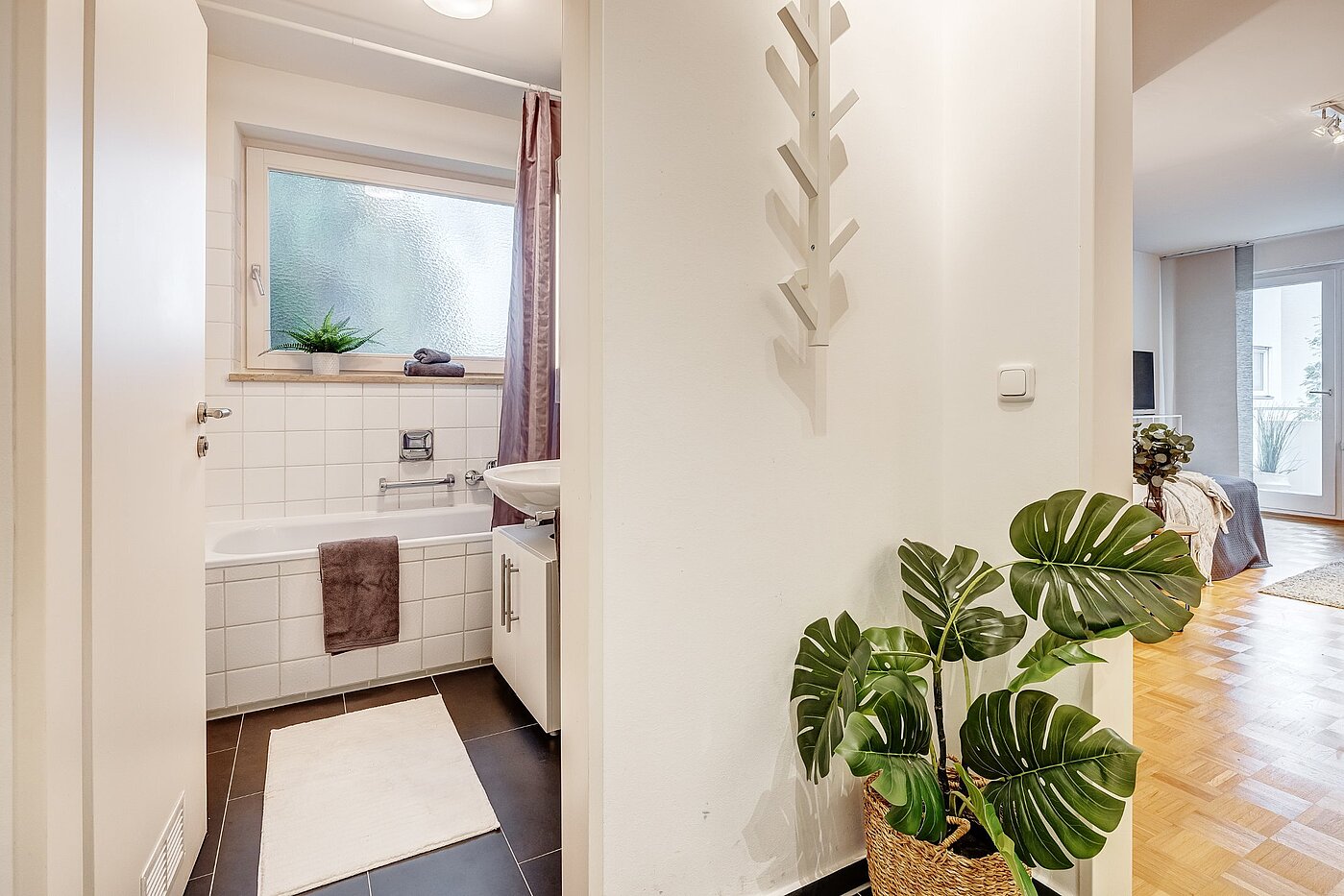 Etagenwohnung mit 1 Zimmer | München-Solln | 2109ML4 | Blick ins Bad...