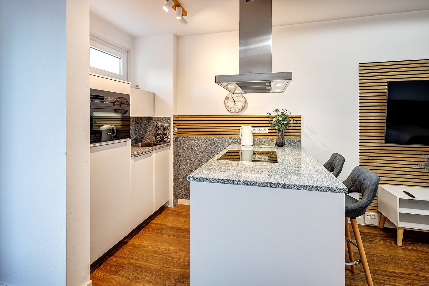 Apartment mit 1 Zimmer | München-Milbertshofen | 70183 | Große Arbeitsfläche