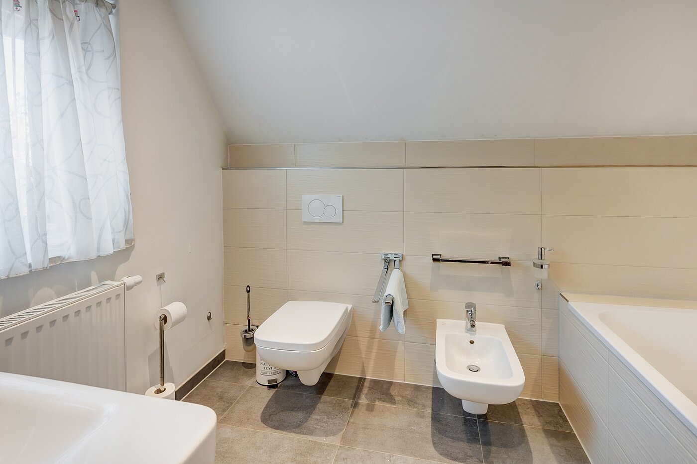 Einfamilienhaus mit 8 Zimmern | 70229 | ...und Bidet