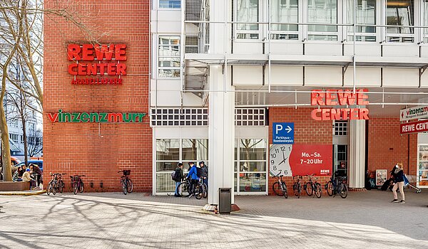 Etagenwohnung mit 3 Zimmern | München-Bogenhausen | 70261 | Einkaufsmöglichkeiten und ...