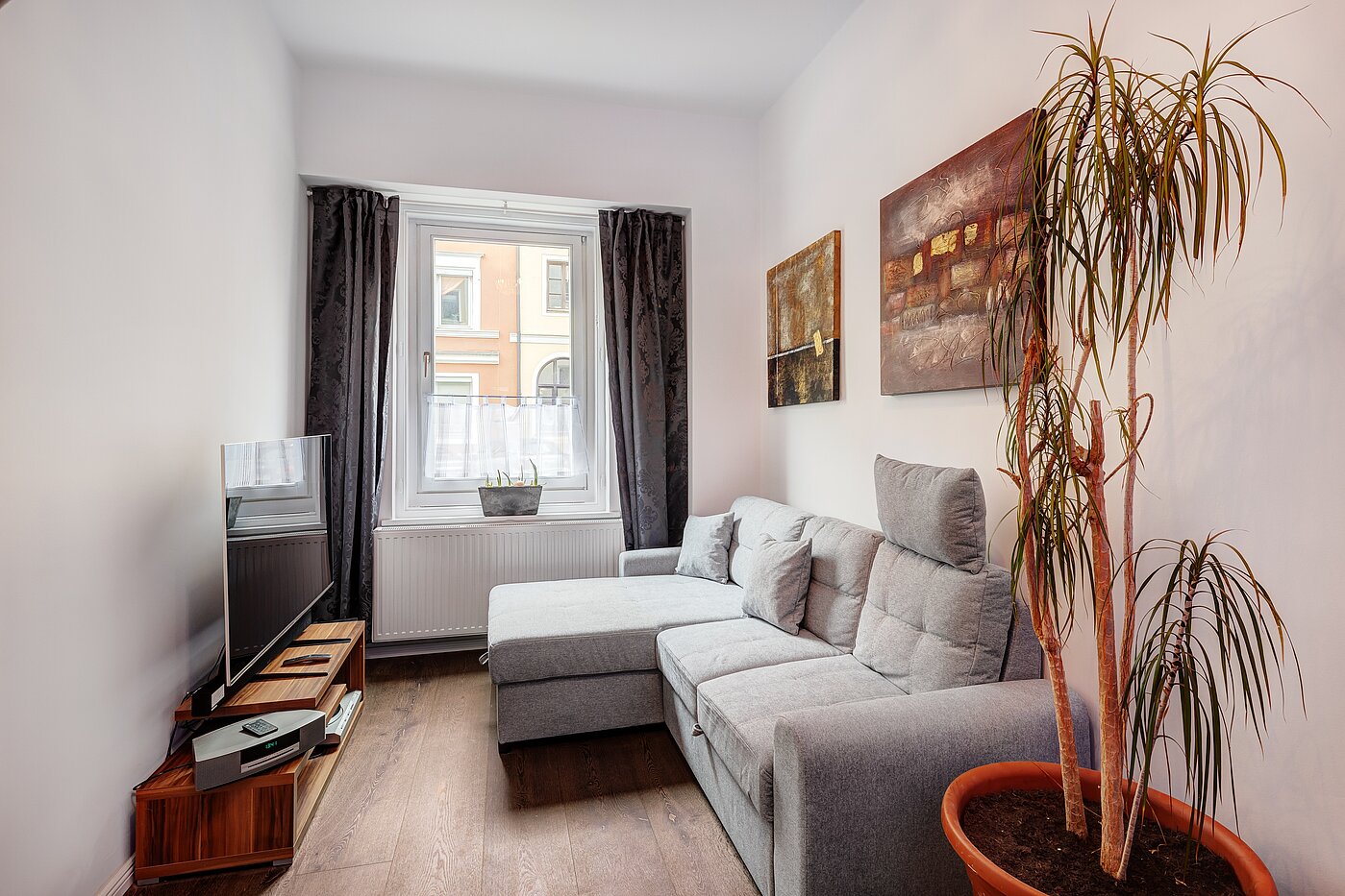 Erdgeschosswohnung mit 2 Zimmern | München-Sendling | 703811 | Gemütliche Couch