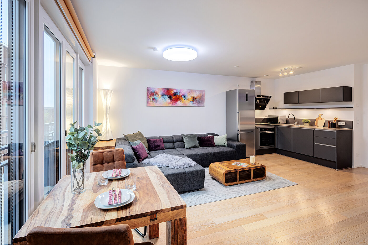 Etagenwohnung mit 2 Zimmern | München-Bogenhausen | 70160 | Bodentiefe Fenster