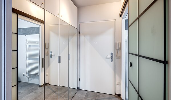 Apartment mit 1 Zimmer | München-Milbertshofen | 70183 | Einbauschrank im Flur