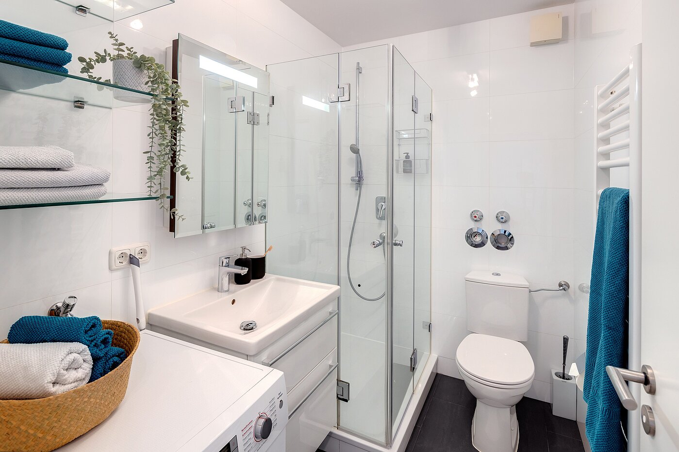 Etagenwohnung mit 2 Zimmern | München-Schwabing | 70013 | Modernes Duschbad...