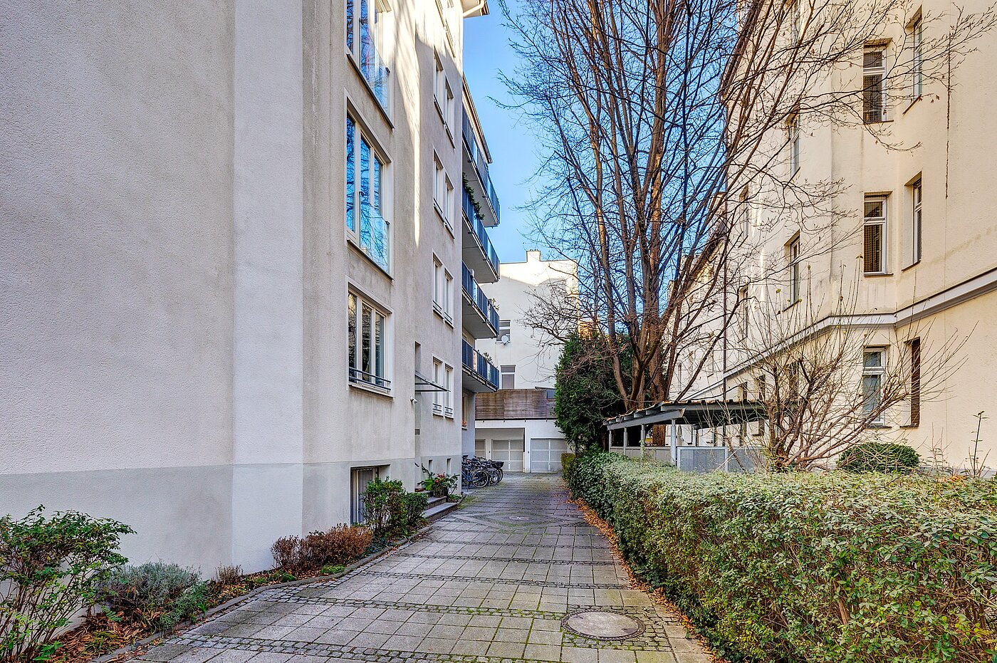 Etagenwohnung mit 3 Zimmern | München-Schwabing | 2212ML1 | Zugang zum Haus