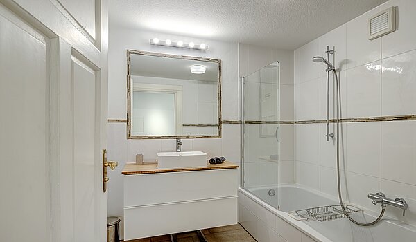Dachgeschosswohnung mit 4.5 Zimmern | München-Ludwigsvorstadt | 70461 | Bad