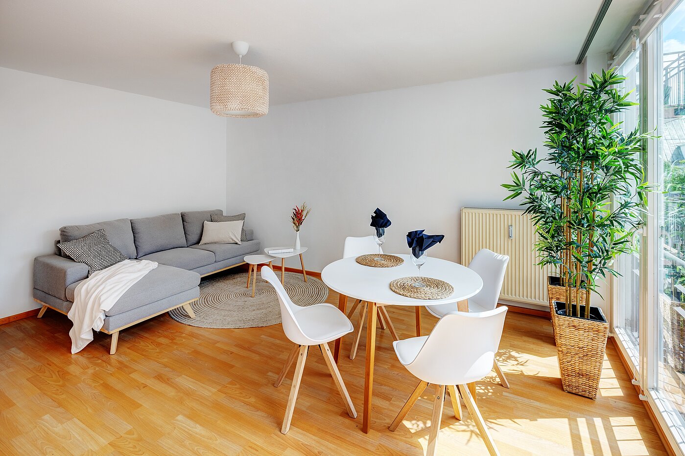 Etagenwohnung mit 2 Zimmern | München-Obersendling | 70039 | Kombinierter Wohn-/Essbereich