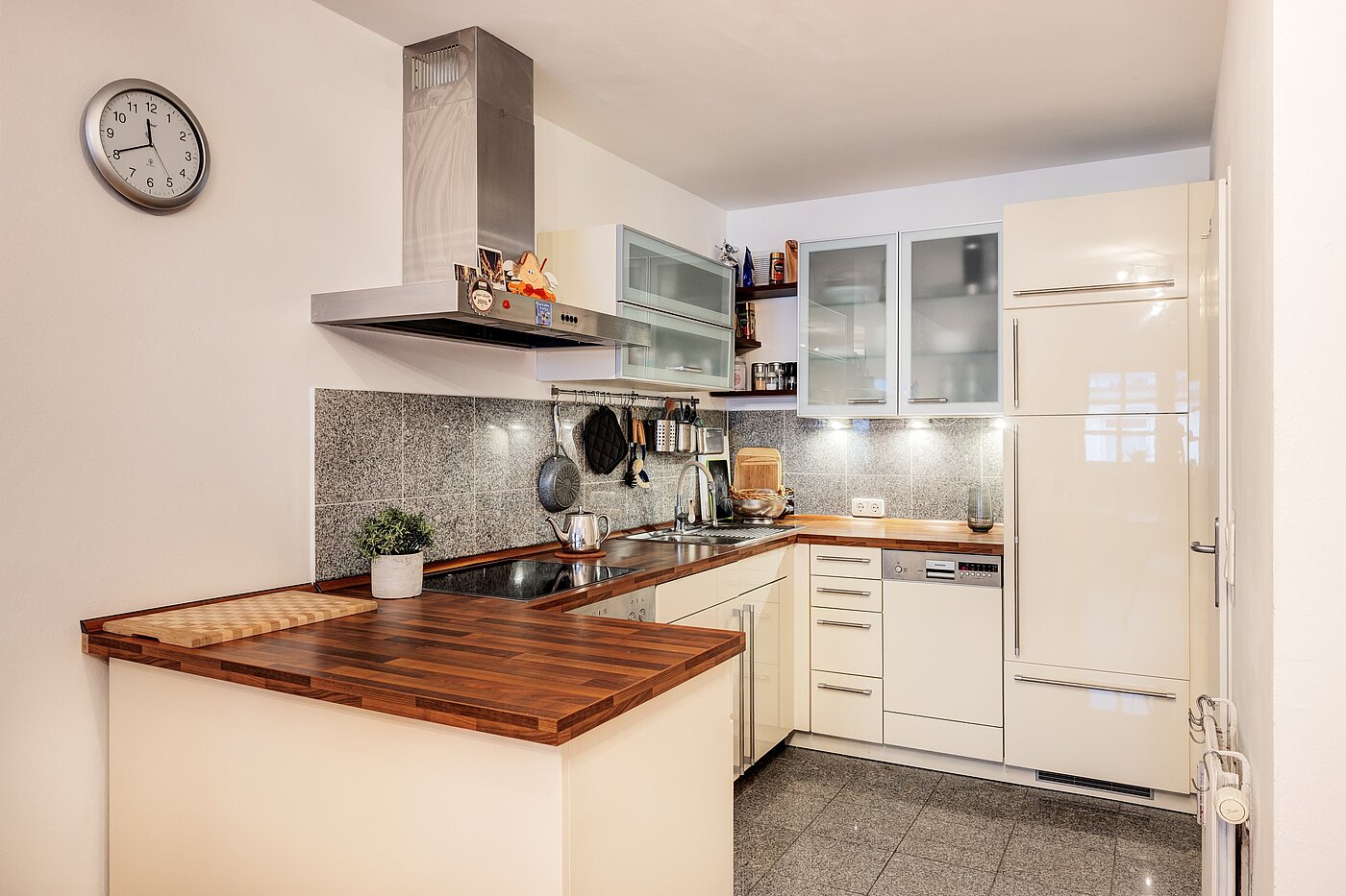 Etagenwohnung mit 2 Zimmern | 70206 | ...Einbauküche
