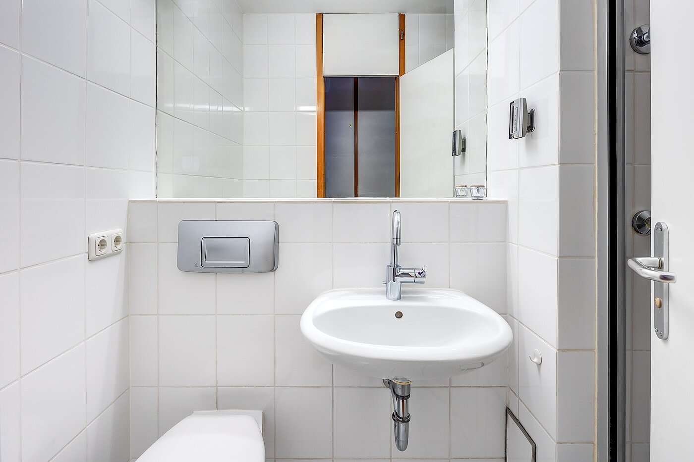 Etagenwohnung mit 1 Zimmer | München-Maxvorstadt | 70087 | Bad mit...