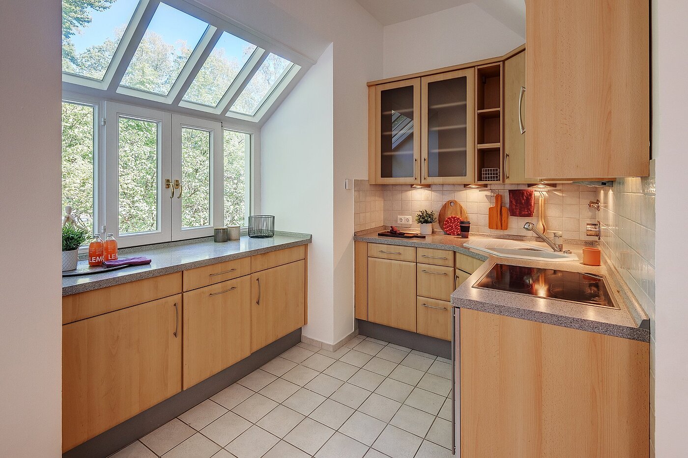 Etagenwohnung mit 3 Zimmern | München-Harlaching | 1908ML6 | Helle Küche