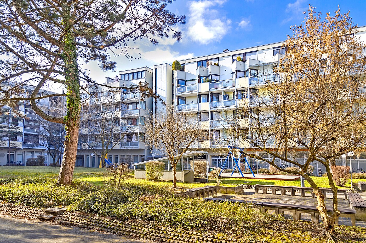 Etagenwohnung mit 3 Zimmern | Unterschleißheim | 70003 | ...viel Grün- und Spielfläche