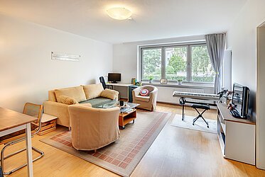 Maxvorstadt: Theresienstraße – Wohnung im Rückgebäude im Herzen von München