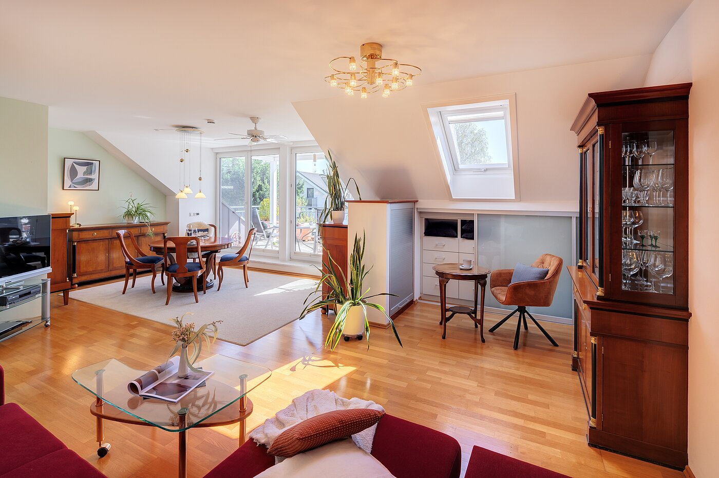 Dachgeschosswohnung mit 3 Zimmern | 70501 | Großzügig und Lichtdurchflutet