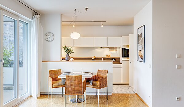 Etagenwohnung mit 3 Zimmern | München-Neuhausen | 70489 | ...Essen