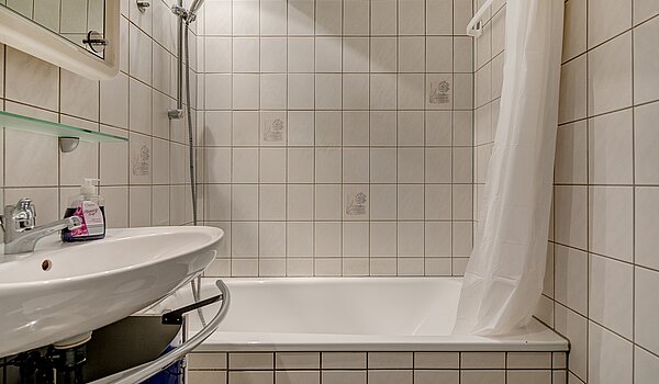 Apartment mit 1 Zimmer | München-Feldmoching | 70484 | Badezimmer