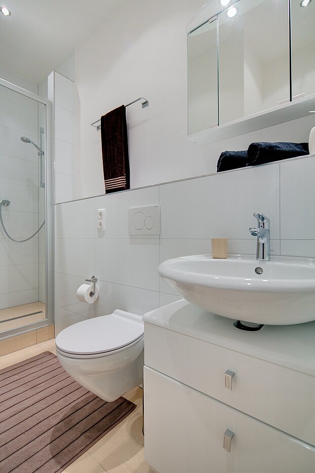 Erdgeschosswohnung mit 4 Zimmern | München-Neuhausen | 70471 | Badezimmer...