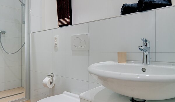 Erdgeschosswohnung mit 4 Zimmern | München-Neuhausen | 70471 | Badezimmer...