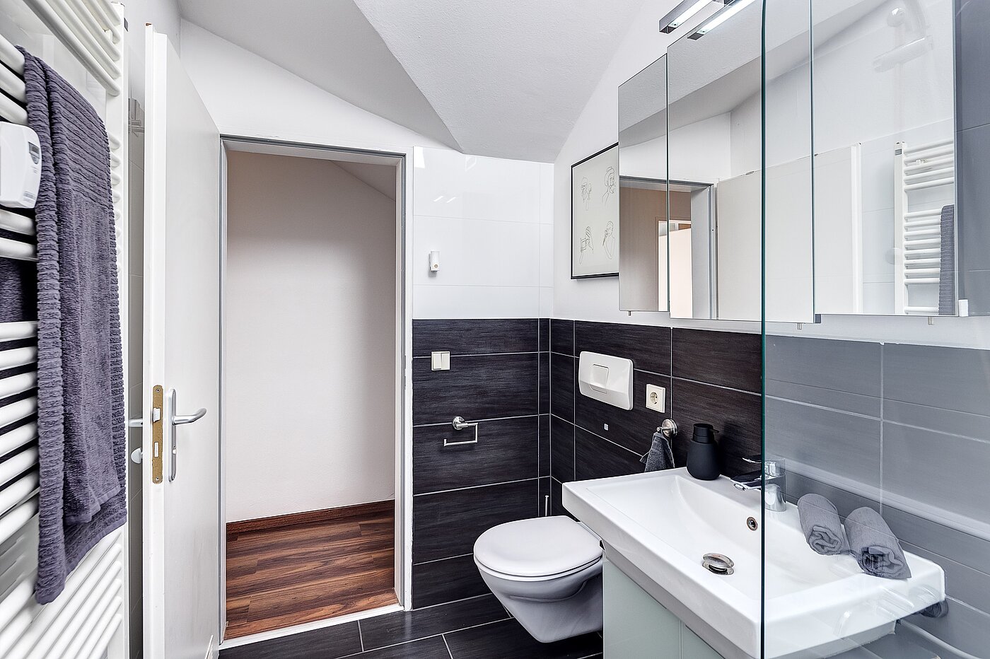 Etagenwohnung mit 2 Zimmern | München-Untermenzing | 70177 | ...mit stilvollen Fliesen...