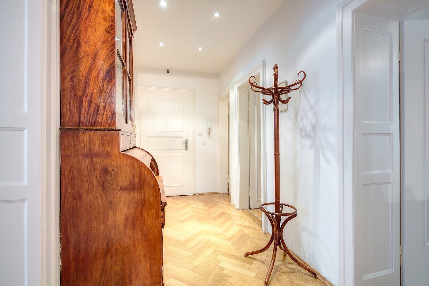 Etagenwohnung mit 2.5 Zimmern | München-Au | 2110ML9 | Ansprechendes Entrée