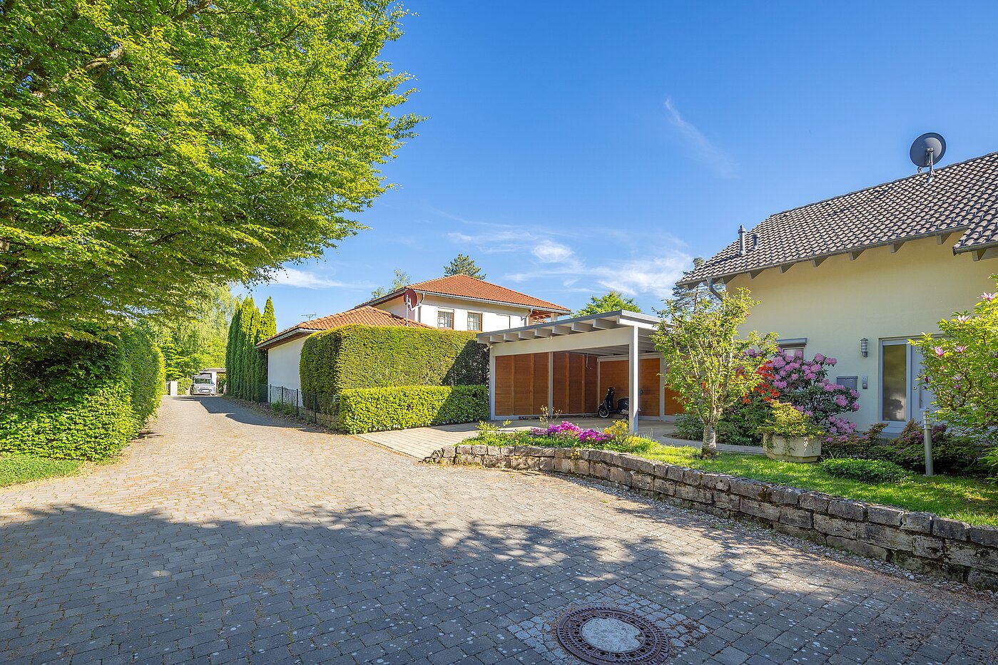 Einfamilienhaus mit 5 Zimmern | Icking | 70438 | Zufahrtsstraße