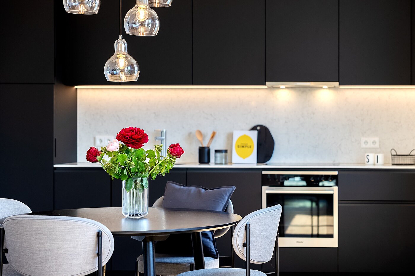 Etagenwohnung mit 2 Zimmern | 70134 | Hochwertige Einbauküche