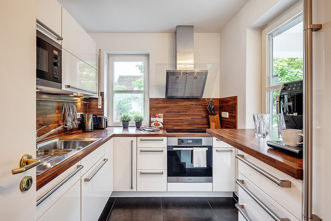 Etagenwohnung mit 3 Zimmern | München-Harlaching | 2108ML3 | Küche mit Einbauküche...