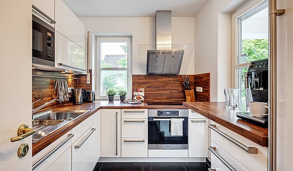 Etagenwohnung mit 3 Zimmern | München-Harlaching | 2108ML3 | Küche mit Einbauküche...