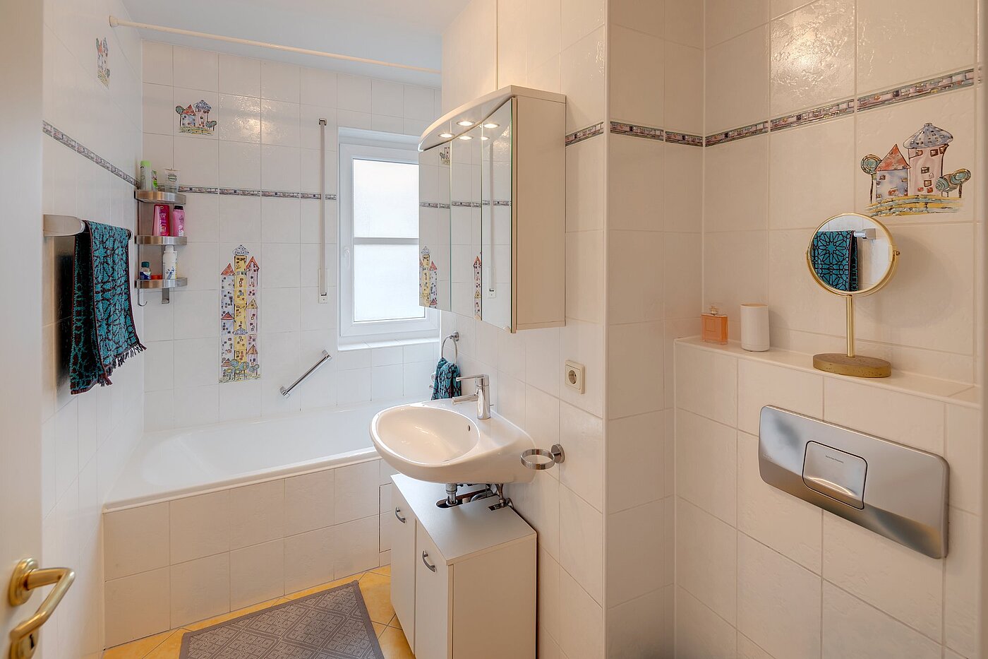 Etagenwohnung mit 3 Zimmern | München-Harlaching | 2103ML3 | Tageslichtbad