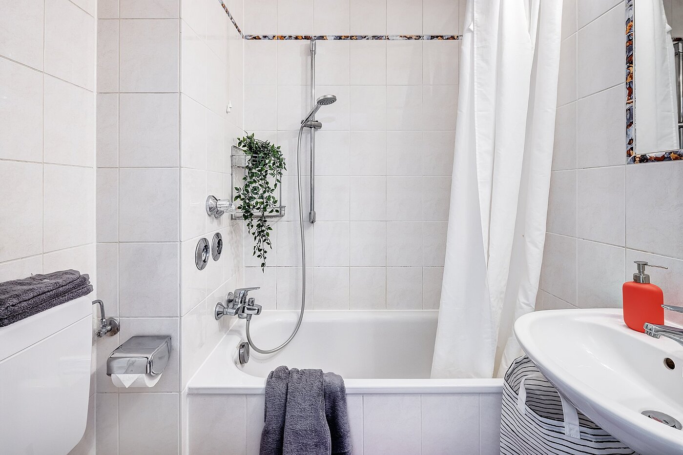 Etagenwohnung mit 1 Zimmer | München-Isarvorstadt | 2108ML10 | Gepflegtes Wannenbad...