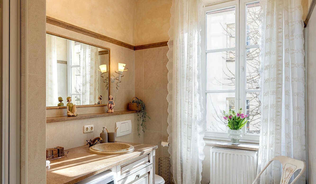 Etagenwohnung mit 5 Zimmern | München-Altstadt | 700121 | Masterbad mit Fenster...