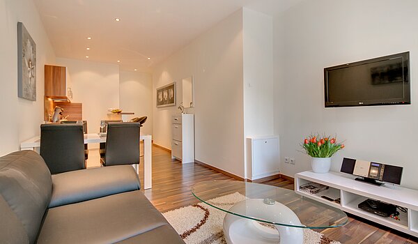 Erdgeschosswohnung mit 4 Zimmern | München-Neuhausen | 70471 | Wohnzimmer