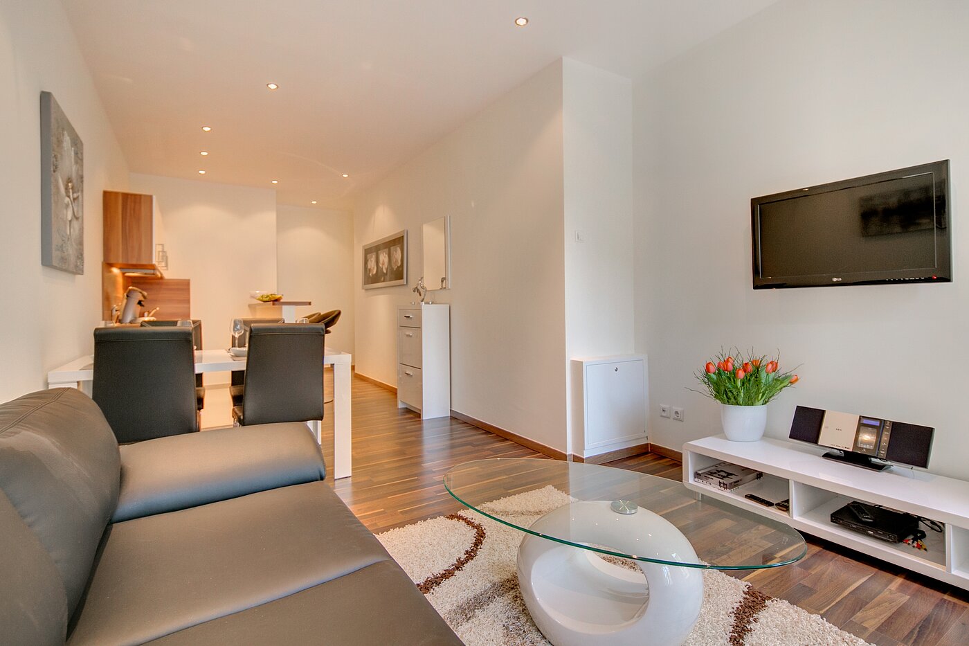 Erdgeschosswohnung mit 4 Zimmern | München-Neuhausen | 70471 | Wohnzimmer