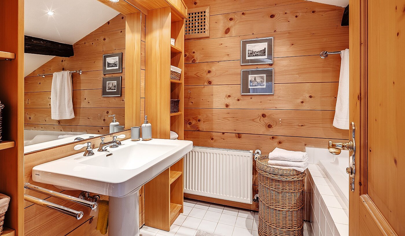 Etagenwohnung mit 11 Zimmern | Gmund/Dürnbach | 2107ML11 | Wannenbad DG