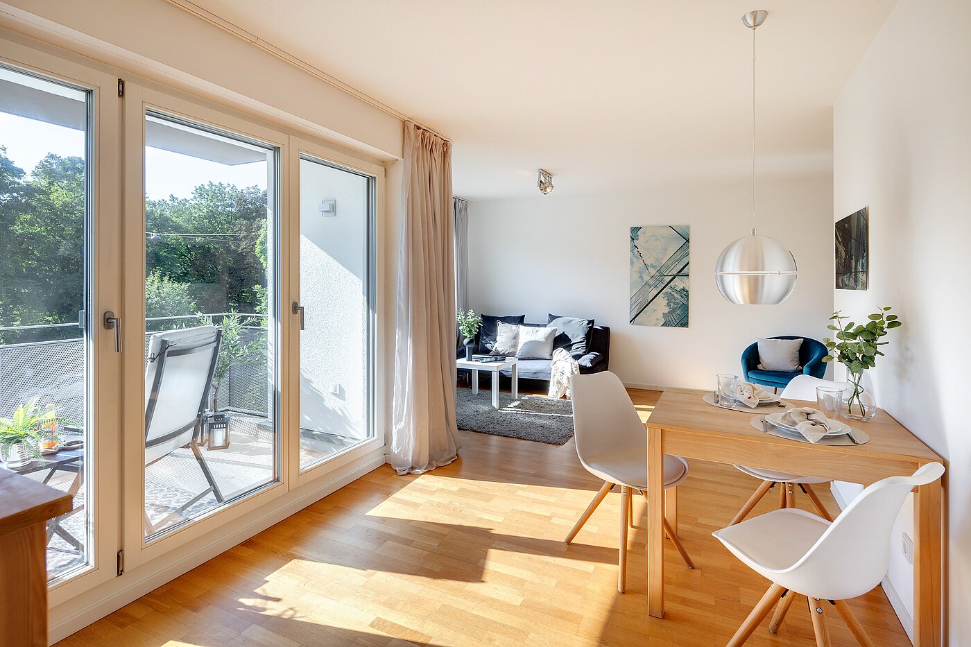 Etagenwohnung mit 2 Zimmern | München-Schwabing | 70278 | Wohn- Essbereich