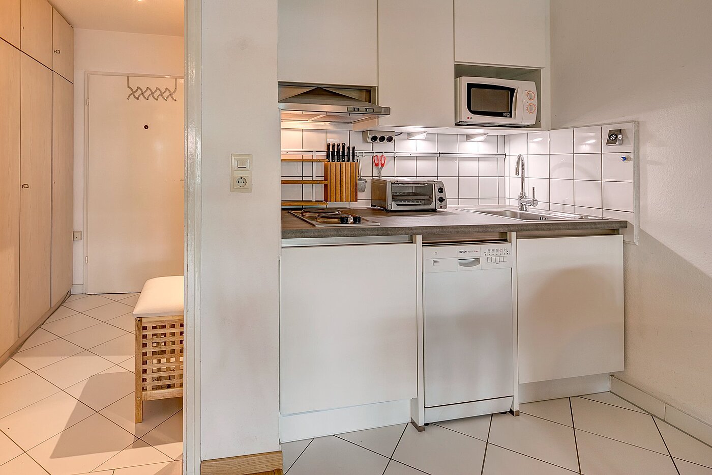 Hochparterre mit 1 Zimmer | München-Neuhausen | 1911ML10 | Apartmentküche