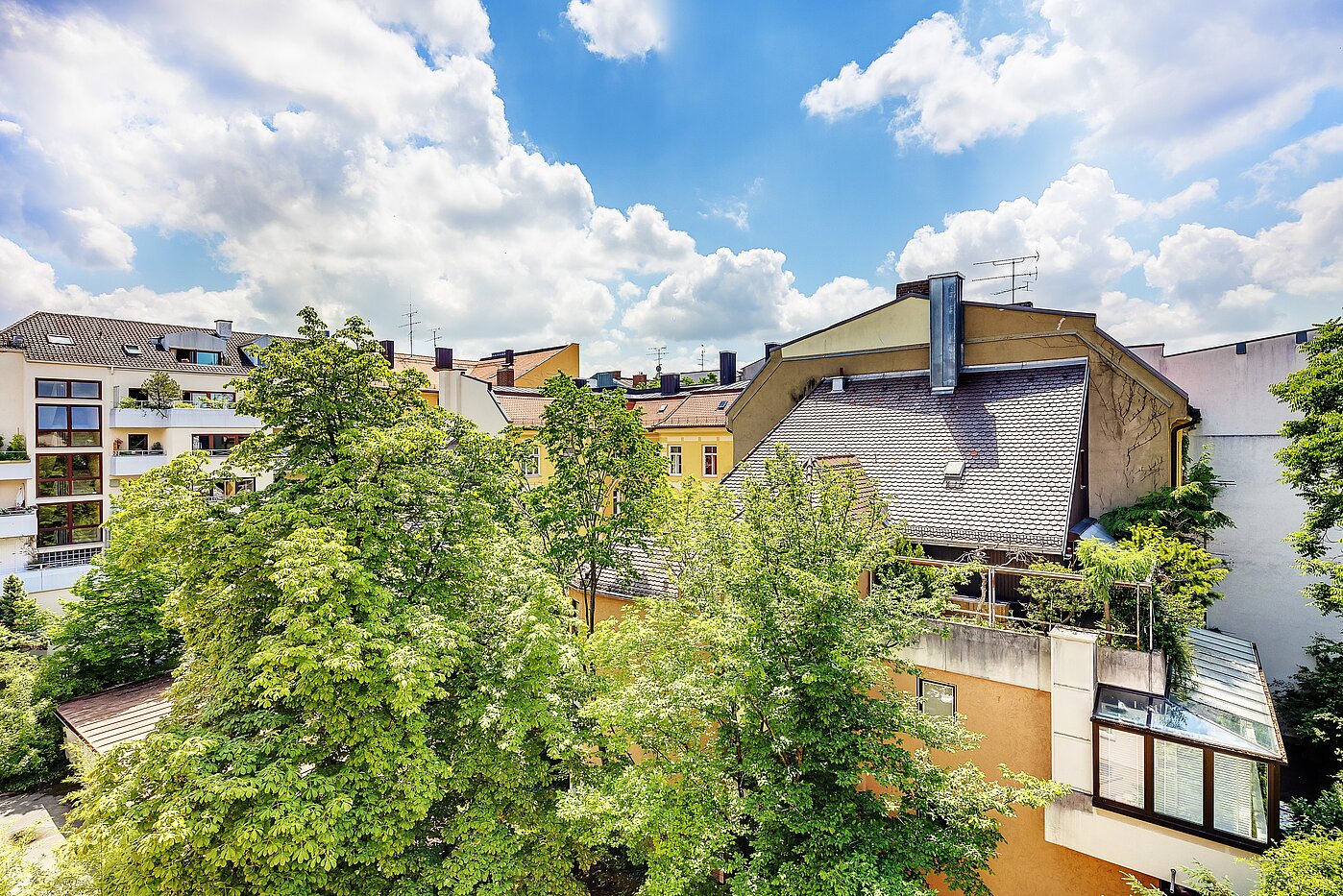 Etagenwohnung mit 2 Zimmern | München-Maxvorstadt | 2211ML6 | Sommerimpression