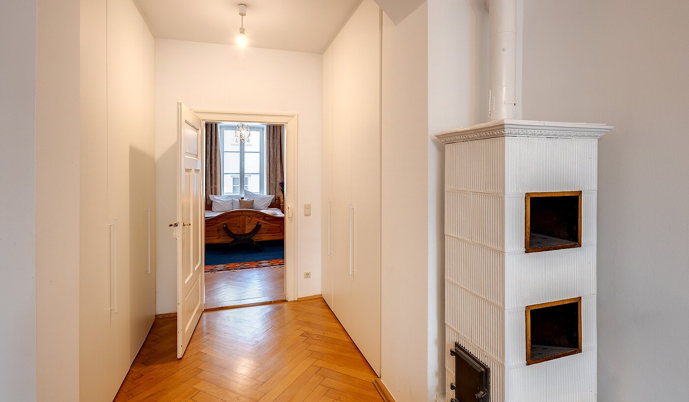 Etagenwohnung mit 5 Zimmern | München-Altstadt | 700121 | Original Kachelofen