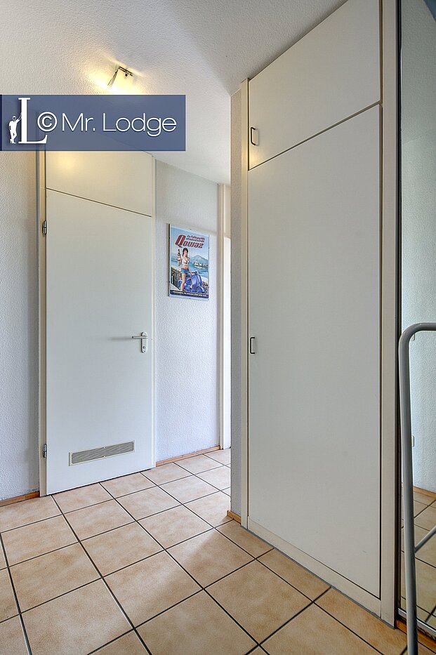 Etagenwohnung mit 2 Zimmern | Unterschleißheim | 1711ML1 | Diele mit Einbauschrank