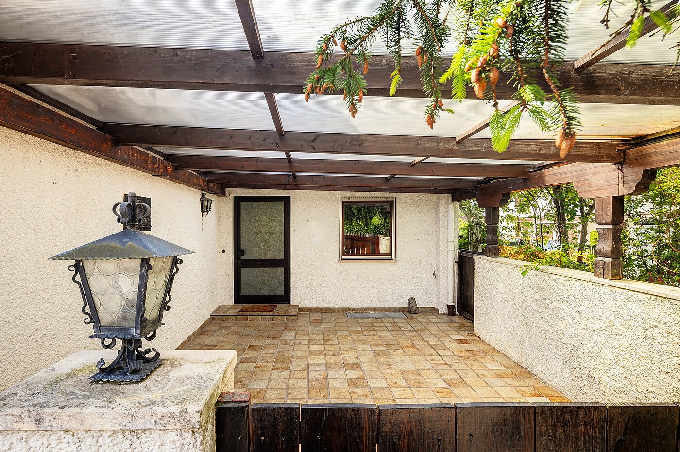 Reiheneckhaus mit 5 Zimmern | Penzberg | 701121 | Hauseingang mit Carport