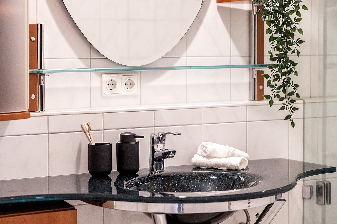 Erdgeschosswohnung mit 2.5 Zimmern | München-Harlaching | 70018 | Modernes Bad mit...