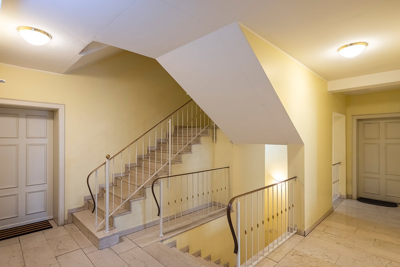 Etagenwohnung mit 1 Zimmer | München-Ludwigsvorstadt | 2108ML5 | Treppenhaus