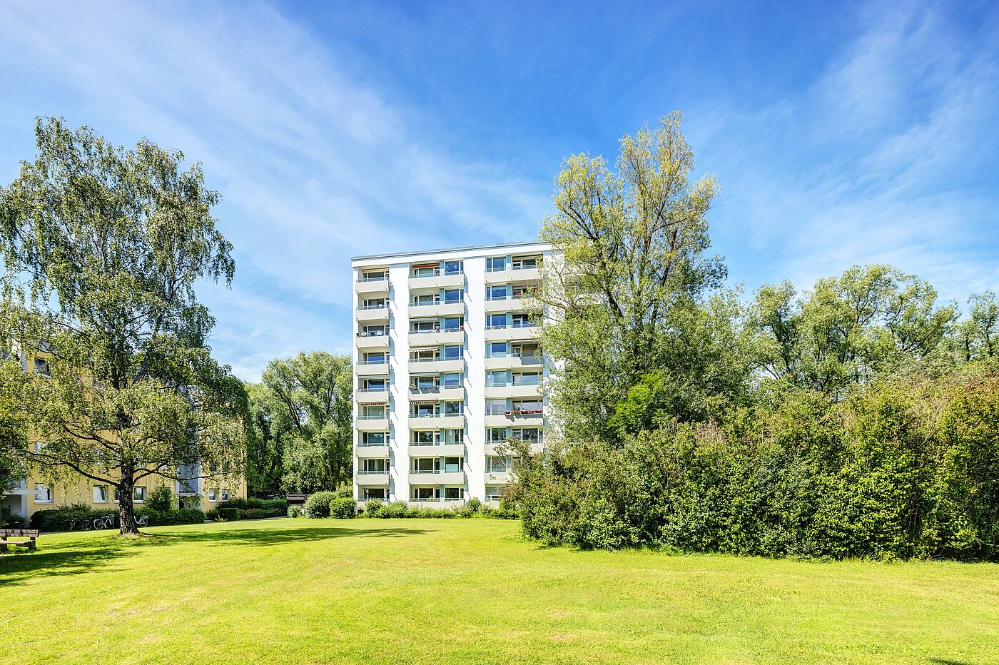 Etagenwohnung mit 2 Zimmern | München-Bogenhausen | 70142 | Gepflegtes Objekt