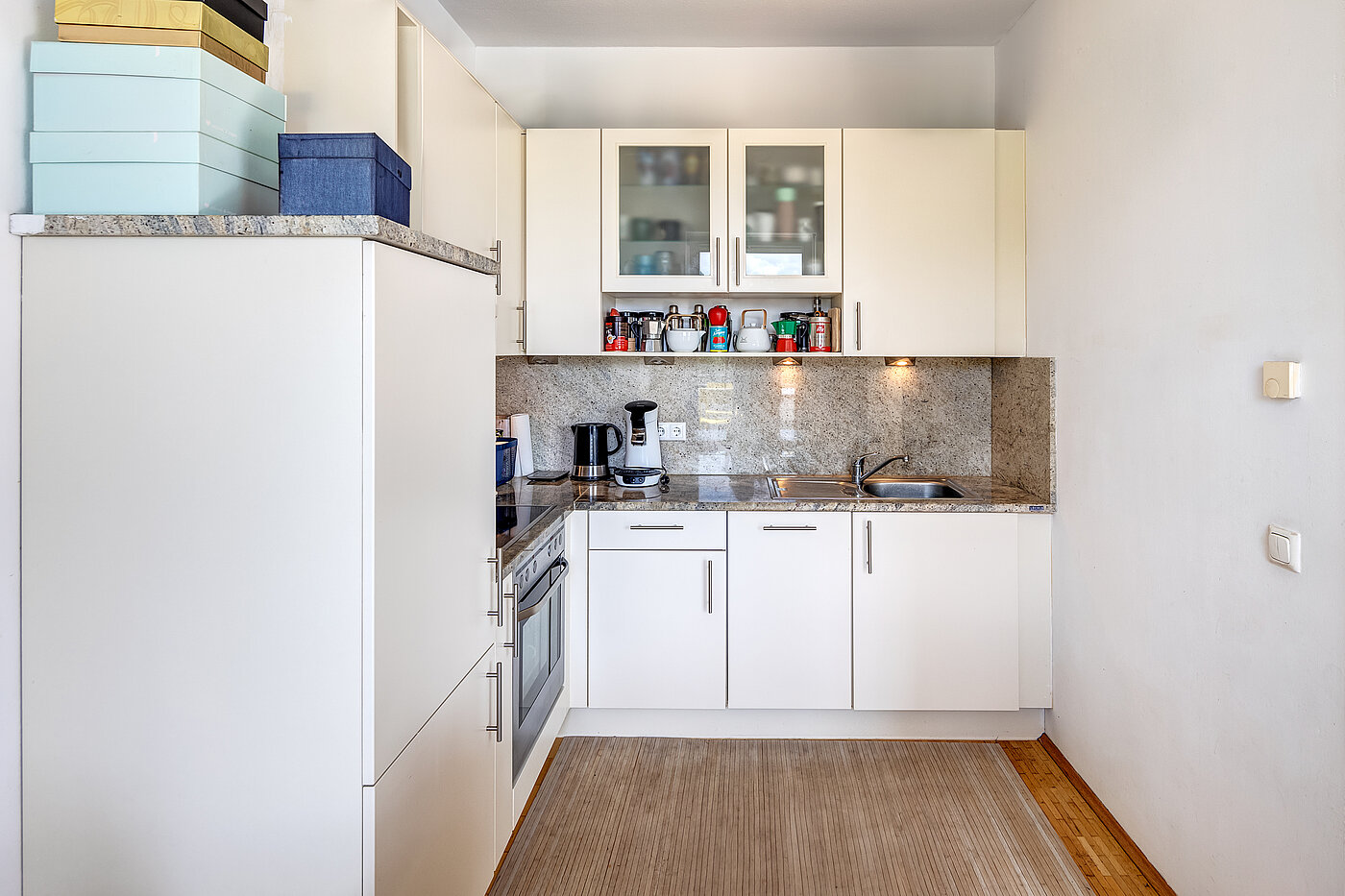 Etagenwohnung mit 2 Zimmern | München-Schwabing | 70153 | Voll ausgestattete Einbauküche...